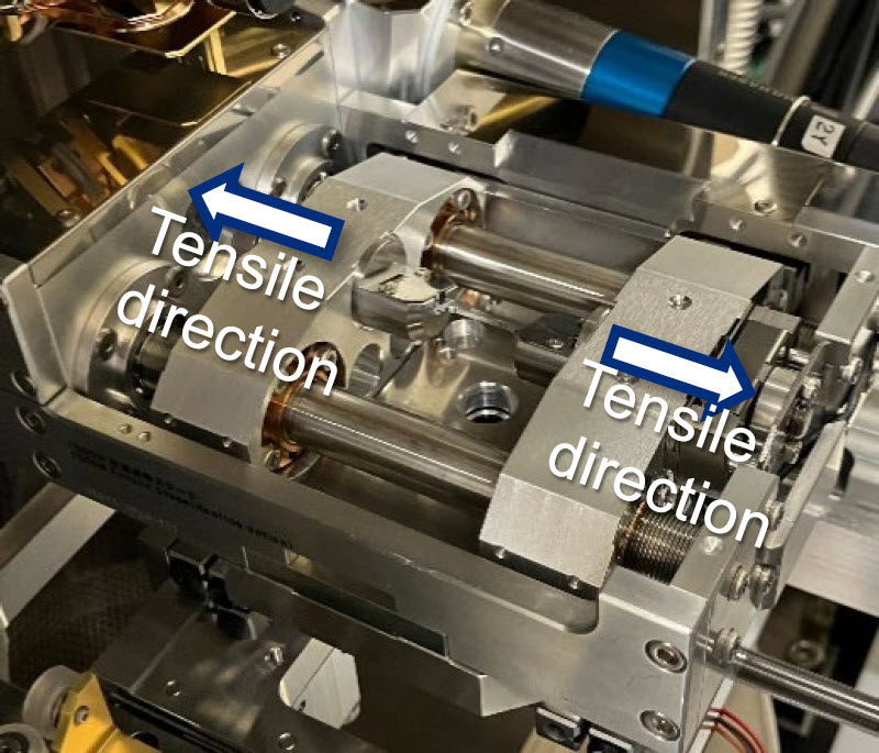 Figure 1. Appearance of the tensile testing stage mounted on the JSM-IT800 SEM stage